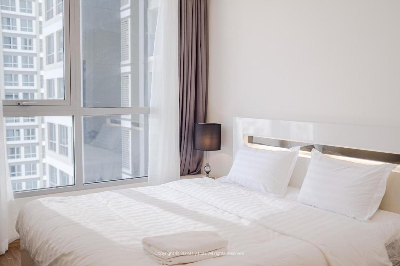Luxury Vinhomes Central Park Humi Homes Apartment